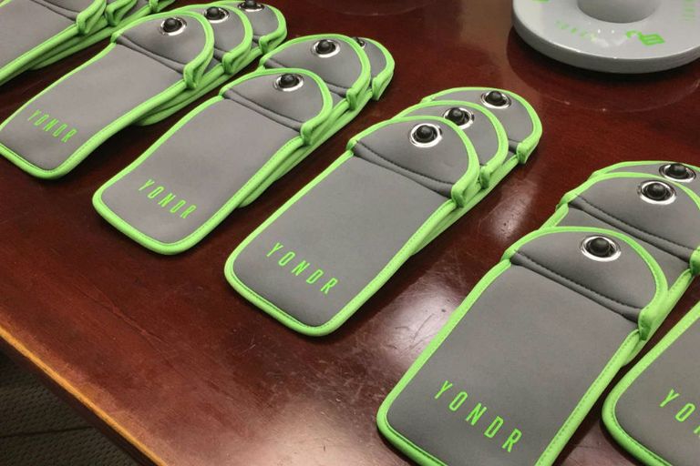 جهاز لتعطيل هواتف الطلاب في مدارس إيطاليا 