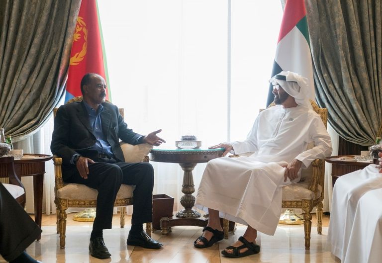 الشيخ محمد بن زايد لدى استقباله رئيس إريتريا أسياس أفورقي 