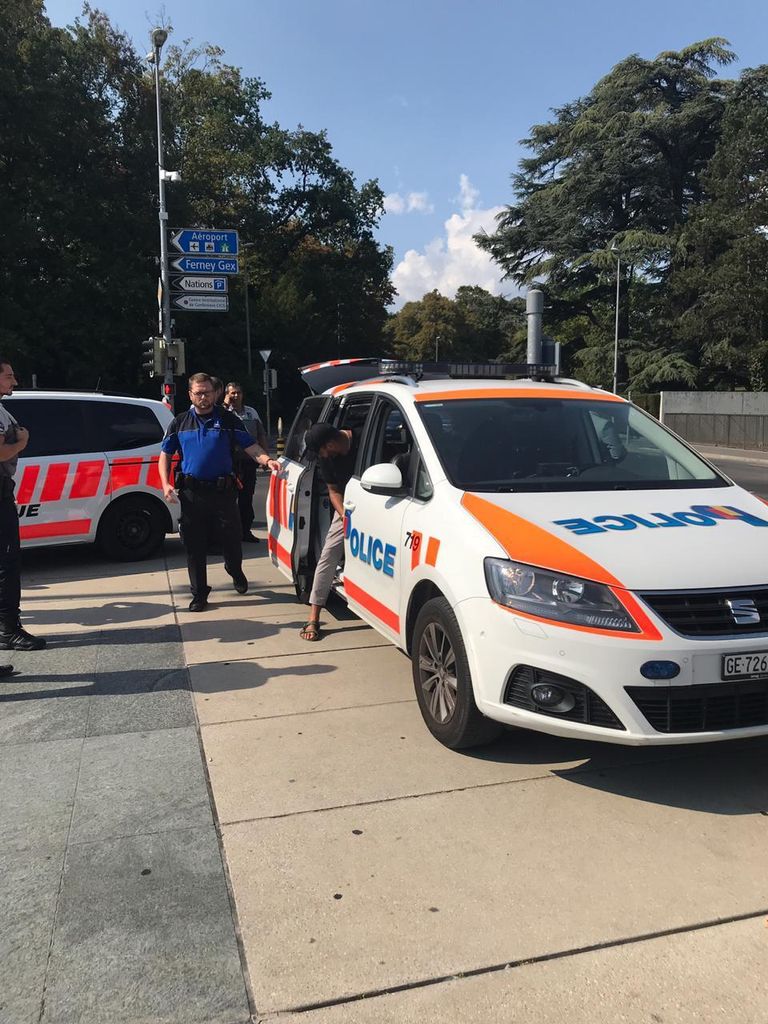 أثناء القبض على أحد الخارجين عن القانون الموالي للإخوان وقطر الوقفة نددت بالإرهاب القطري والتنكيل بقبيلة الغفران