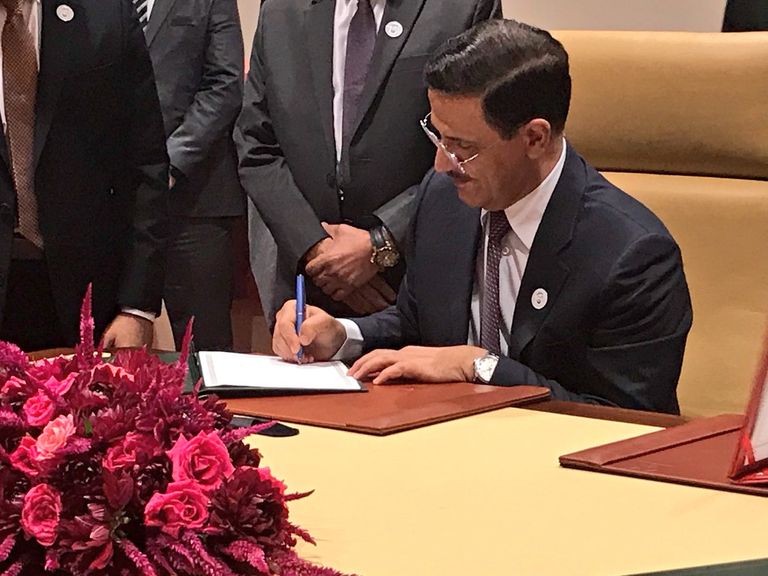 وزير الاقتصاد الإماراتي رئيس الحكومة الجزائرية يستقبل وزير الاقتصاد الإماراتي