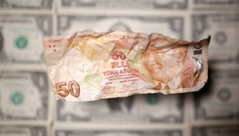 الليرة التركية تتراجع مقابل الدولار