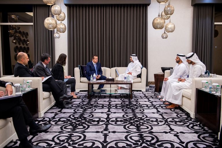 الشيخ عبدالله بن زايد آل نهيان مع وزير خارجية صربيا