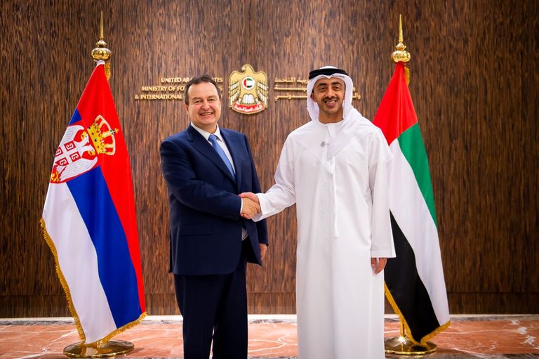 الشيخ عبدالله بن زايد آل نهيان مع وزير خارجية صربيا