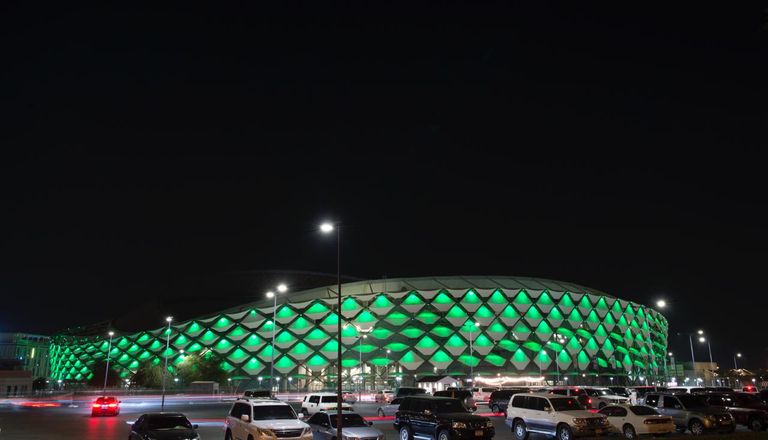 مبنى شركة "أدنوك" يكتسي بألوان العلم السعودي