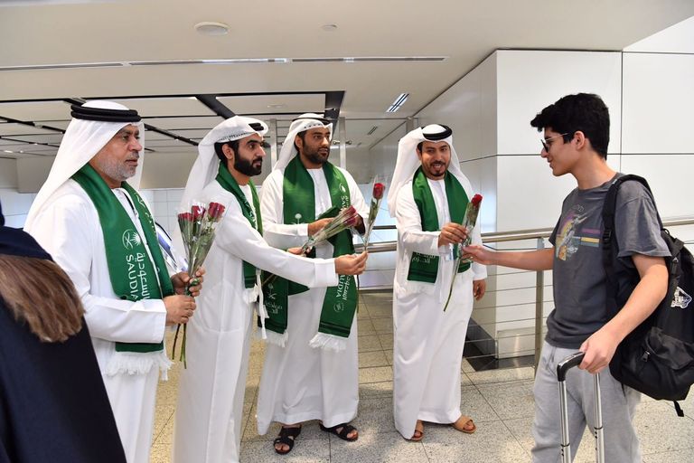 مبنى شركة "أدنوك" يكتسي بألوان العلم السعودي