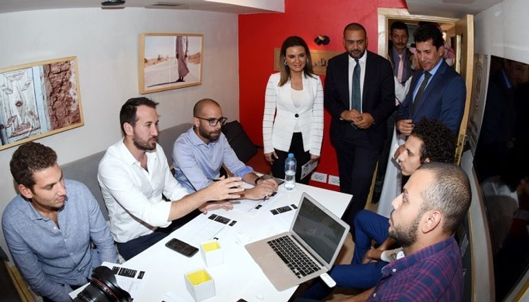 وزيرة الاستثمار المصرية تلتقي المشاركين في مبادرة "فكرتك شركتك"