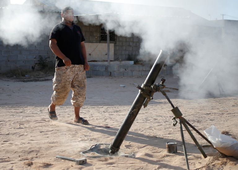 اشتباكات المليشيات المسلحة في ليبيا جانب من الاشتباكات في العاصمة الليبية- أرشيفية