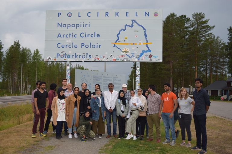 طلاب جامعة الإمارات يزورون مختبرات لوليا السويدية للتكنولوجيا 