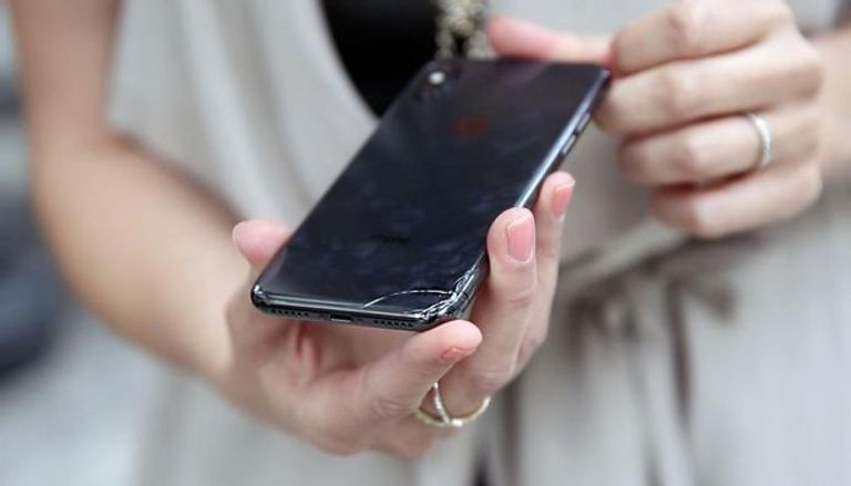 هاتف آيفون iPhone XS يجتاز اختبارات السقوط أرضا