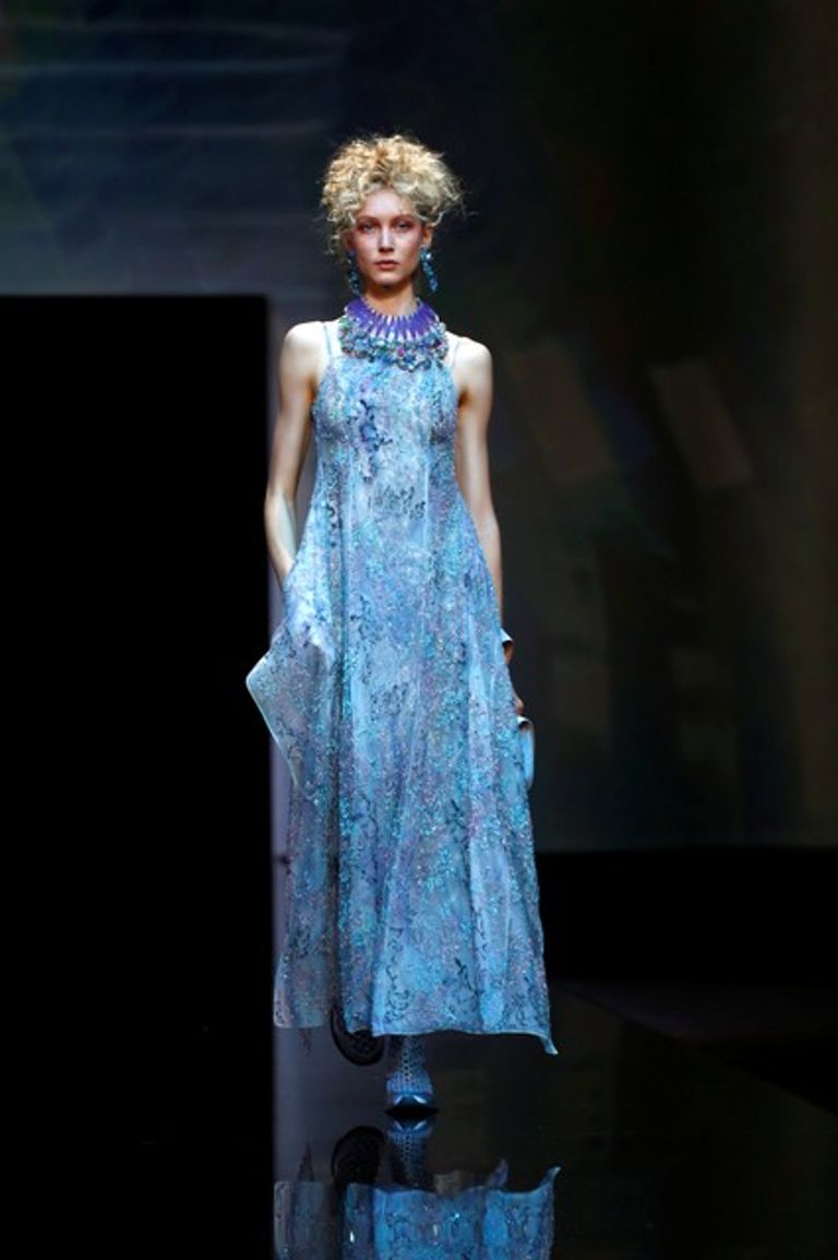 أحد تصميمات "جورجيو أرماني" لموسم ربيع 2019