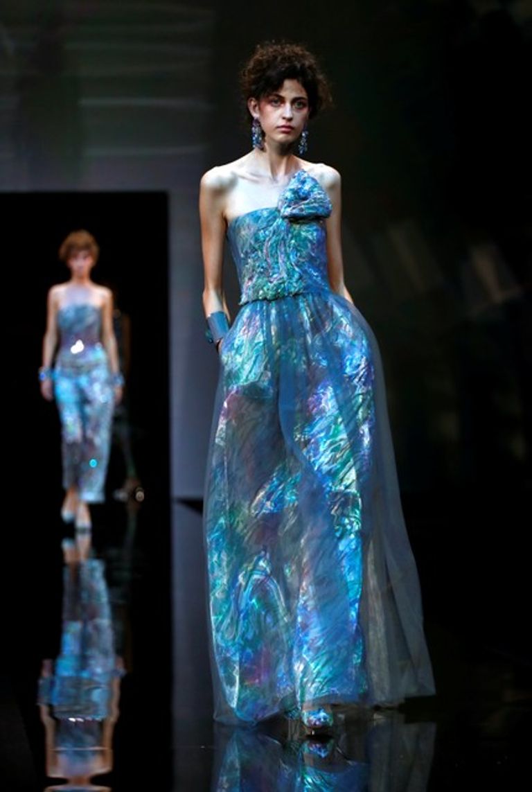 أحد تصميمات "جورجيو أرماني" لموسم ربيع 2019