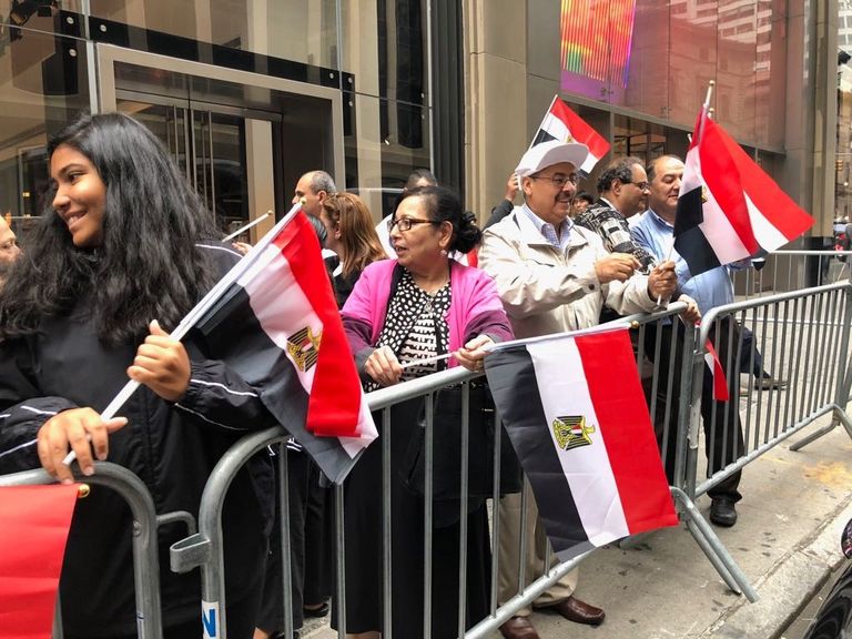 جانب من المسيرة المؤيدة للرئيس المصري في نيويورك