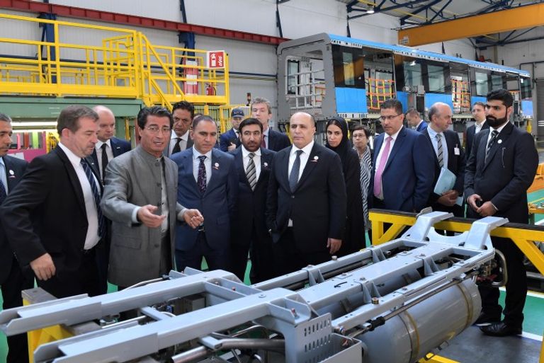 الفحص الفني التجريبي لقطار مترو دبي الجديد