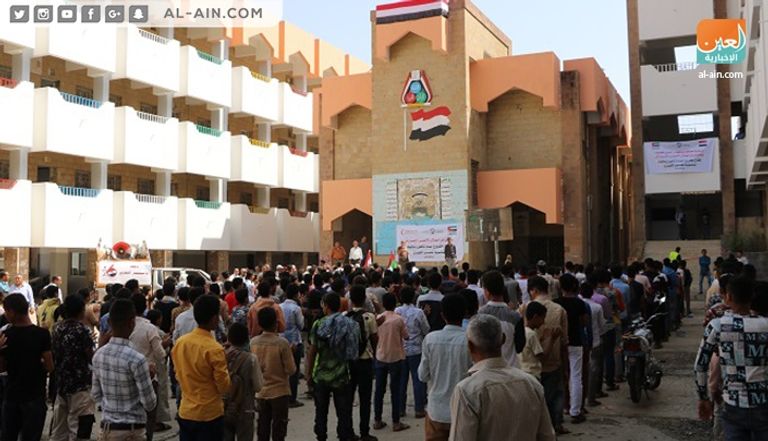 هيئة الهلال الأحمر الإماراتي تؤهل أكبر مدارس تعز اليمنية