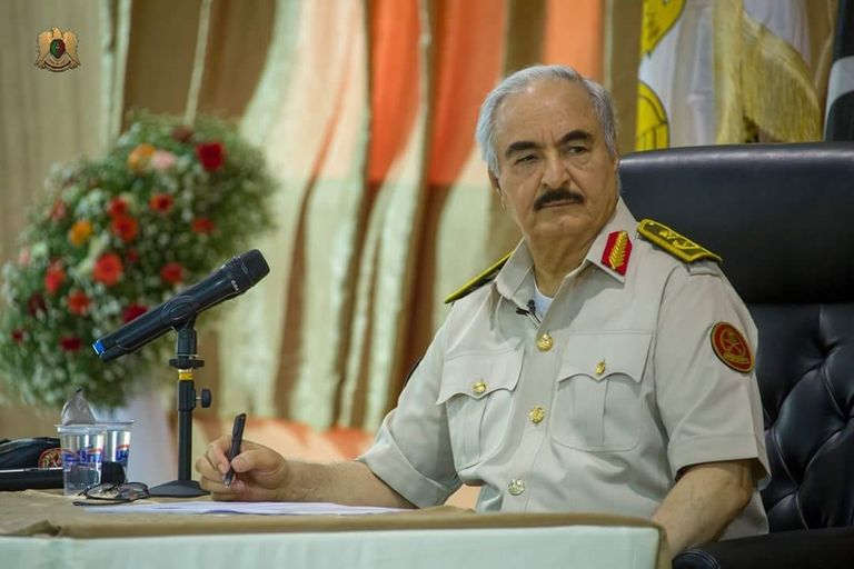 حفتر خلال لقاء اليوم مع وفد مشايخ وقبائل غرب وجنوب ليبيا