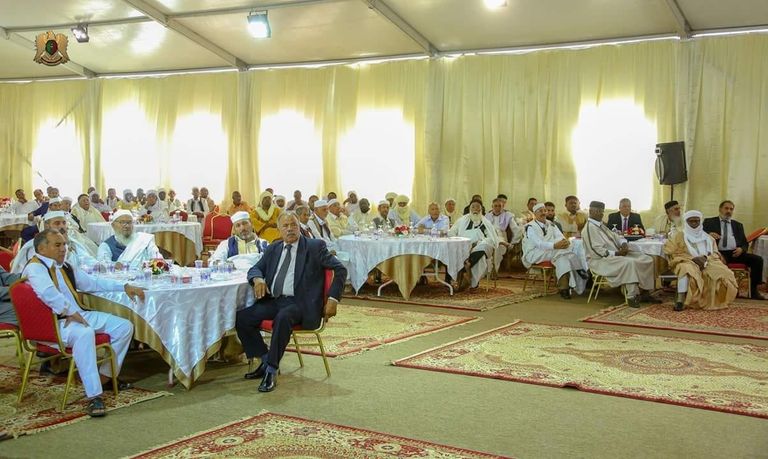 جانب من وفد قبائل ومشايخ غرب وجنوب ليبيا خلال لقاء حفتر اليوم