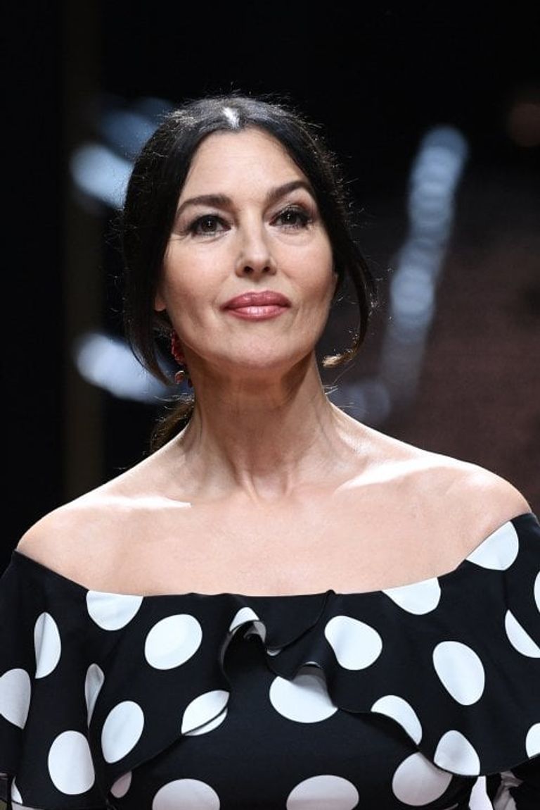 مونيكا بيللوتشي تظهر على منصة عروض 