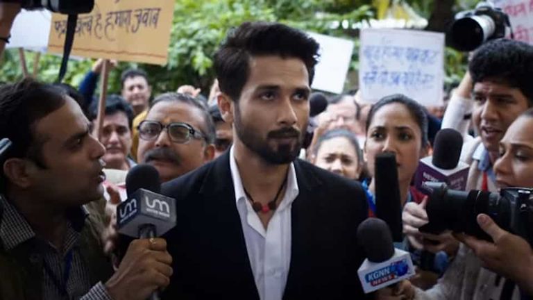 مشهد من فيلم "باتي جول ميتير شالو"