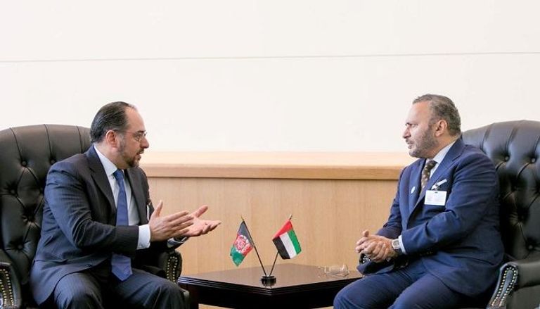 قرقاش ووزير الخارجية الأفغاني خلال اجتماع بنيويورك
