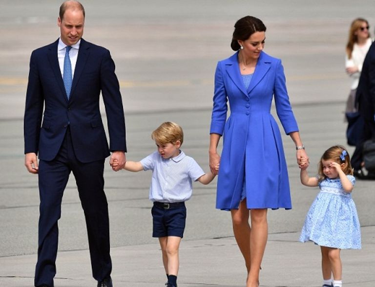 دوقة كامبريدج بإطلالة مكررة في زفاف صديقة العائلة الملكية