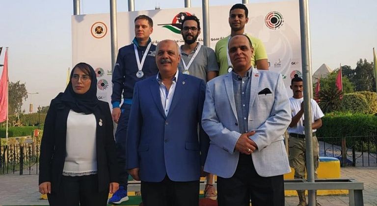 جانب من تتويج الفائزين