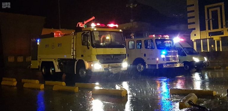 انتشار وحدات الدفاع المدني في مكة