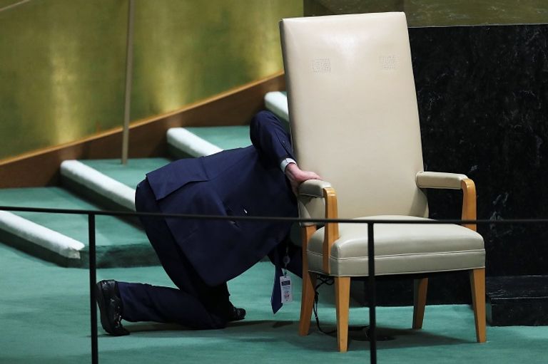 رضيعة رئيسة وزراء نيوزيلندا تخطف الأضواء باجتماعات الأمم المتحدة- أ.ف.ب