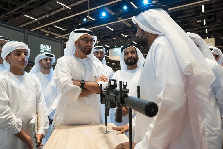 محمد بن زايد يزور معرض أبوظبي للصيد