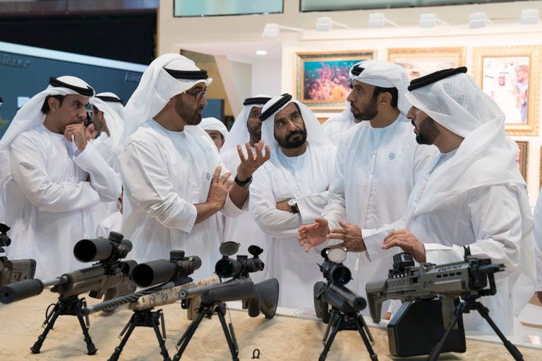 محمد بن زايد يزور معرض أبوظبي للصيد