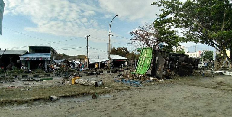 جانب من آثار الزلزال المدمر