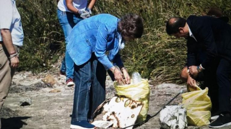 الملكة صوفيا في جزيرة مينوركا الإسبانية