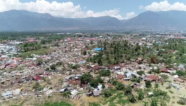 عشرات الأشخاص لا يزالون تحت الأنقاض