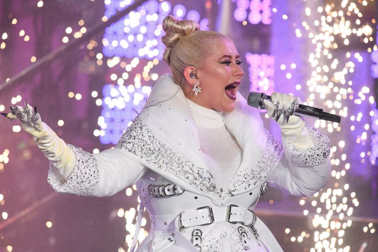 الآلاف يحتفلون بالعام الجديد في ساحة تايمز سكوير بنويورك