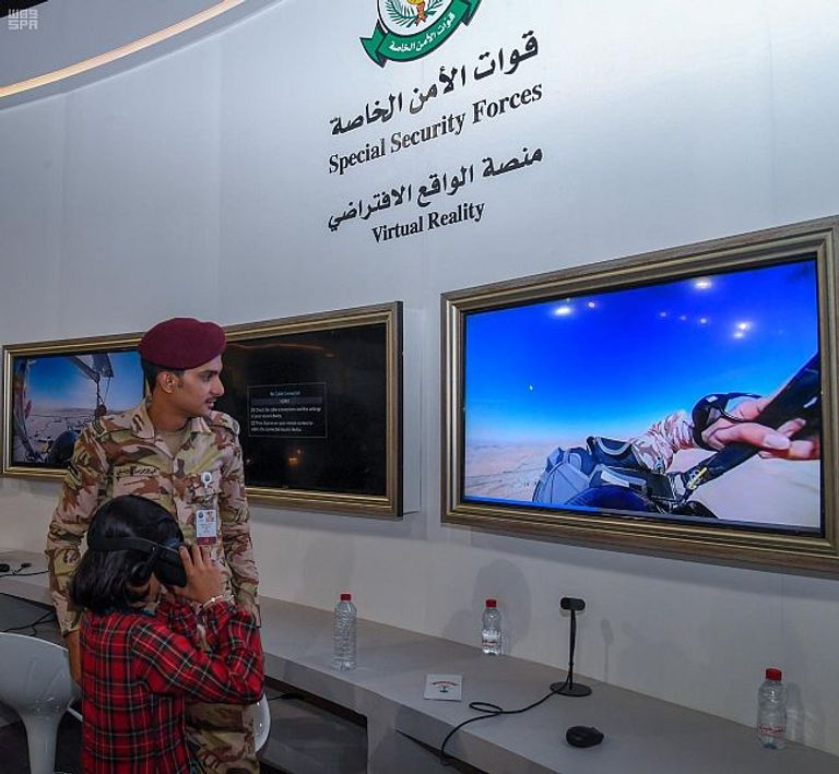 الواقع الافتراضي يمتع زوار الجنادرية