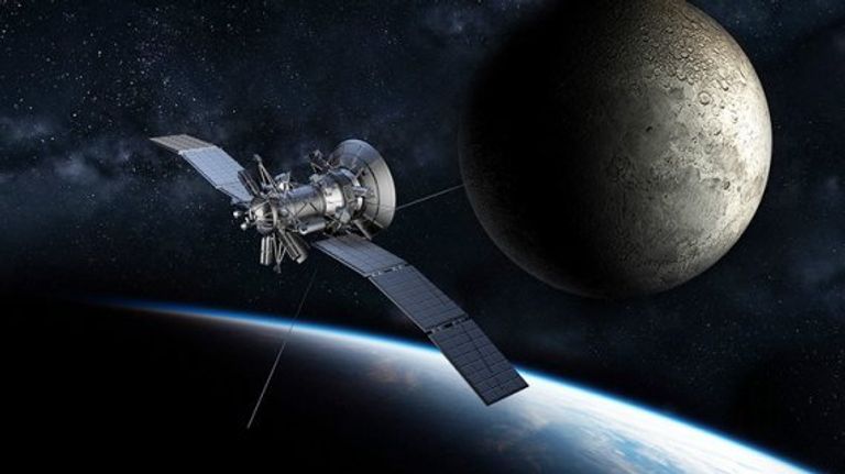 الصين تطلق مسبارا لاستكشاف الجانب المظلم من القمر