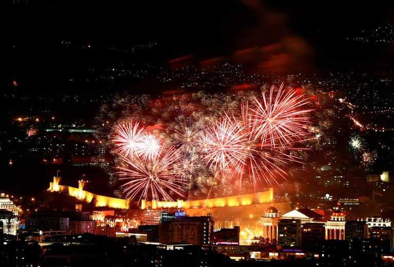 الاحتفالات في مقدونيا الاحتفال بالعام الجديد في تايمز سكوير بنيويورك