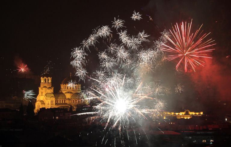 إطلاق الألعاب النارية في سماء الولايات المتحدة الاحتفال بالعام الجديد في تايمز سكوير بنيويورك