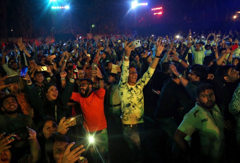 عروض الألعاب النارية في بانكوك احتفالا بالعام الجديد