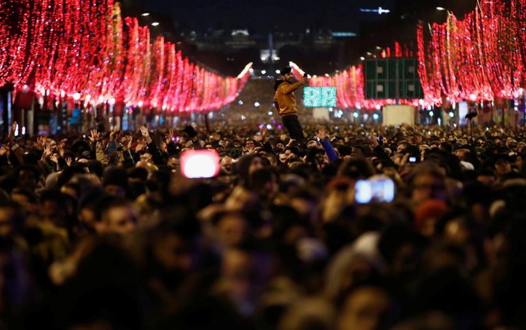 عروض الألعاب النارية في بانكوك احتفالا بالعام الجديد