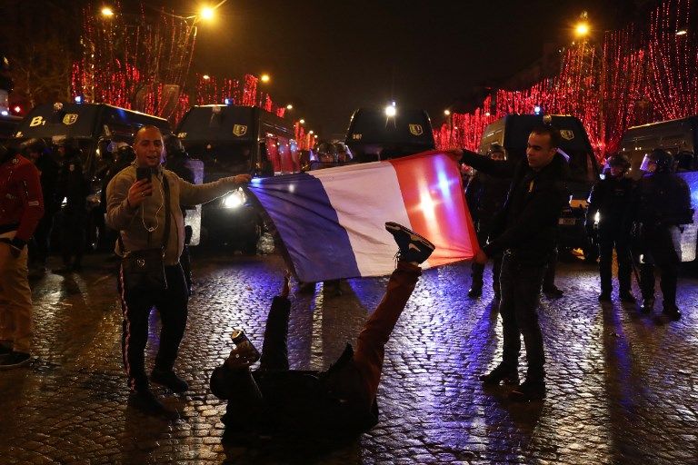 احتجاجات واحتفالات في باريس