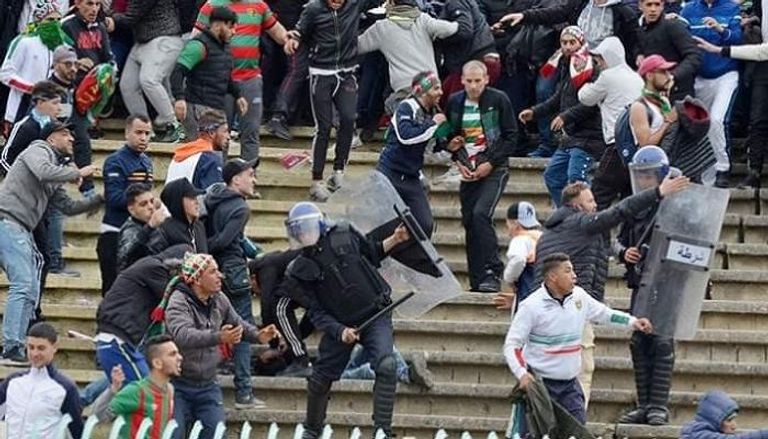 أحداث شغب في الملاعب الجزائرية جزائريون يلقبون 2018 بـ"عام الكوارث" - أرشيفية