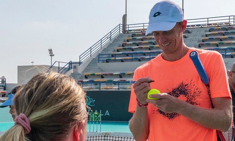 كيفن أندرسون مع لاعبي الأولمبياد الخاص