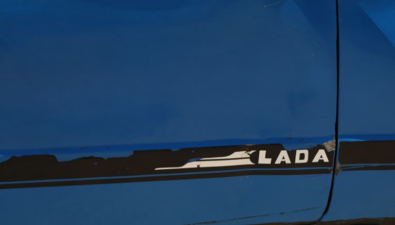 طرازات قديمة من "لادا" تزاحم أحدث سيارات الأجرة في أديس أبابا