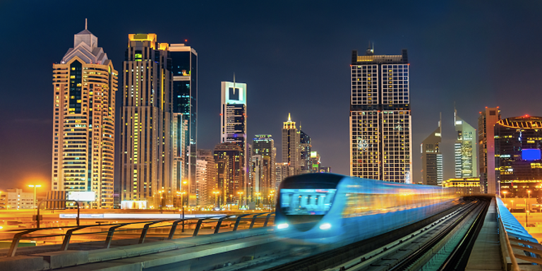 دبي تبهر العالم بأرقام قياسية