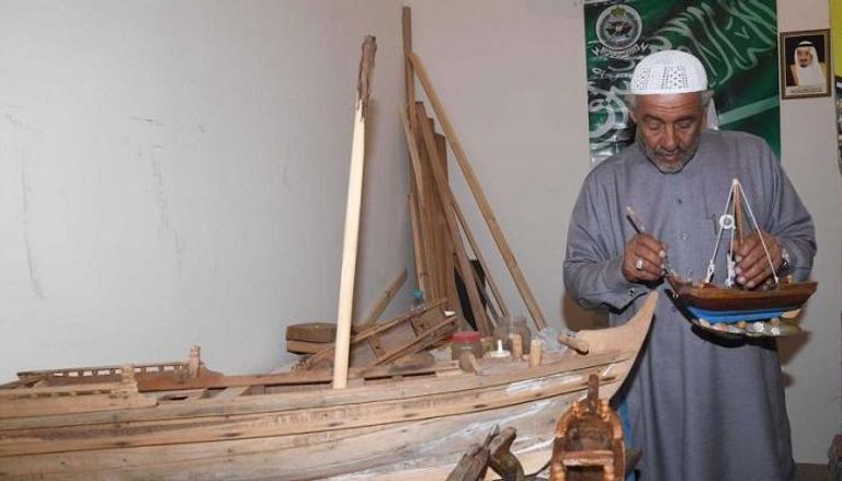عبدالعزيز حلواني صانع السفن الشراعية