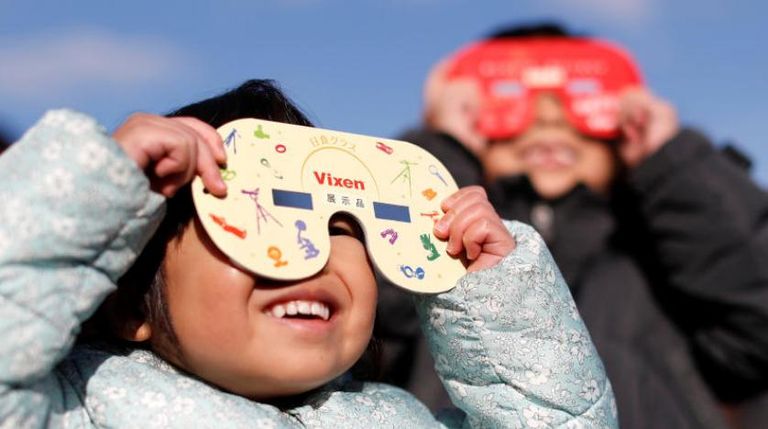 طوكيو تشهد أول كسوف منذ 3 أعوام