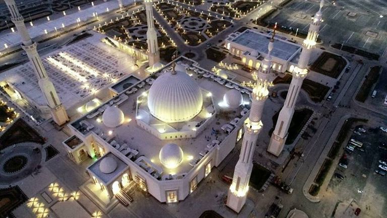 السيسي يفتتح كاتدرائية ميلاد المسيح بالعاصمة الإدارية الجديدة