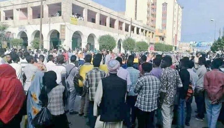 جانب من احتجاجات بورتسودان - أرشيفية أحمد بلال عثمان وزير الداخلية السوداني