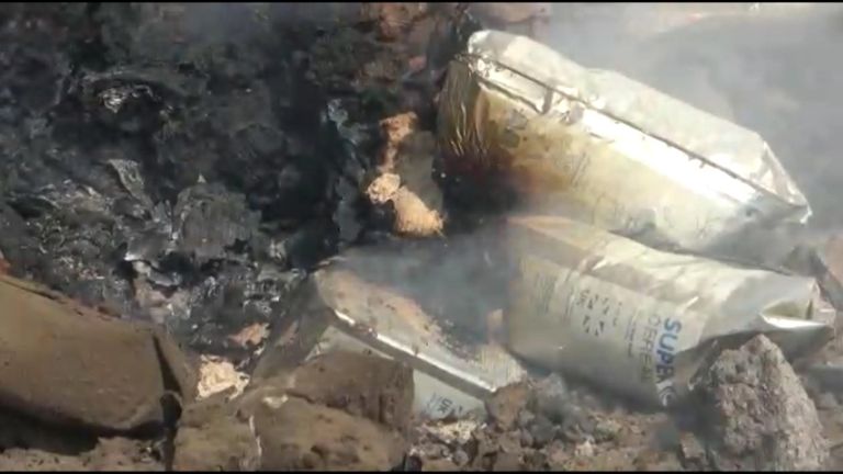 مخازن برنامج الأغذية العالمي بعد القصف الحوثي