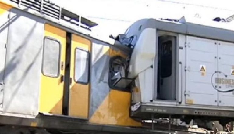 قتيلان وعشرات المصابين في تصادم قطارين بجنوب أفريقيا